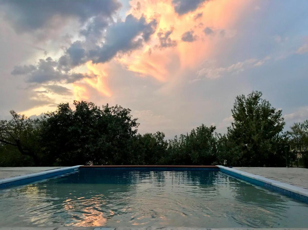 Semiramis With Pool וילה